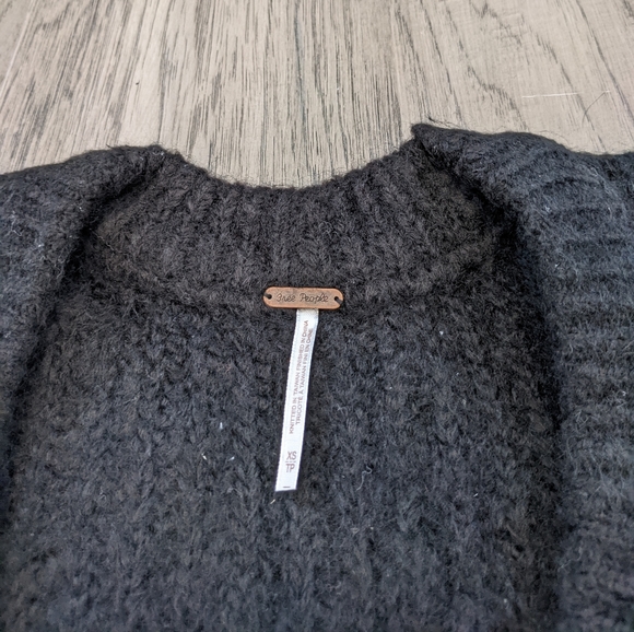 NWT Free People Blue Bell V Neck Sweater - Picture 9 of 10